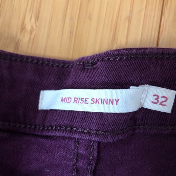 Womans Levis purple jeans. Size 32 - Picture 3 of 6